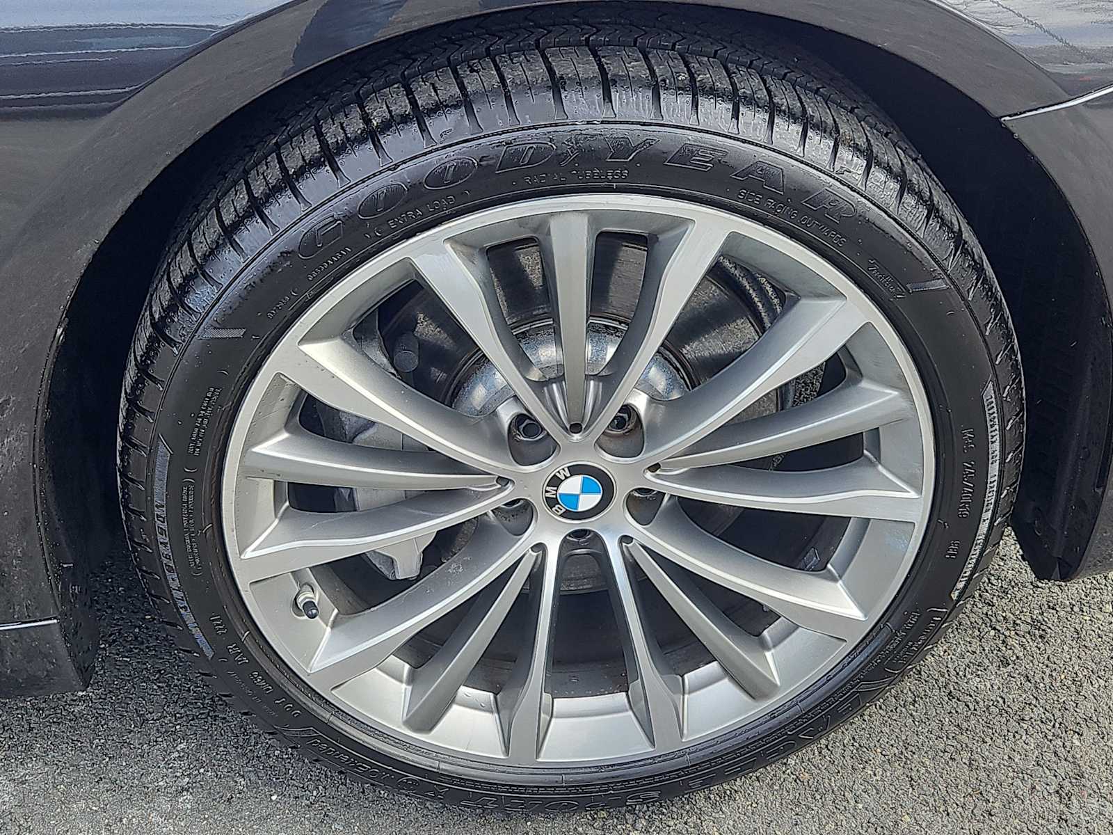 2022 BMW 5 Series 530i - Photo 9