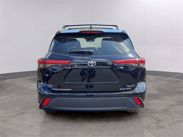2022 Toyota Highlander XLE photo 4