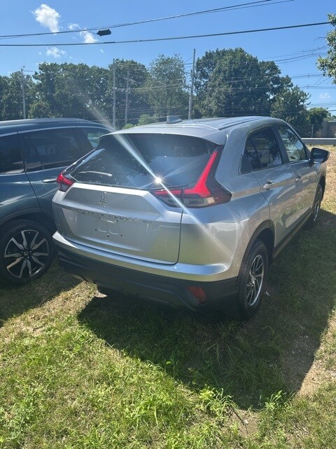 2024 Mitsubishi Eclipse Cross ES photo 3