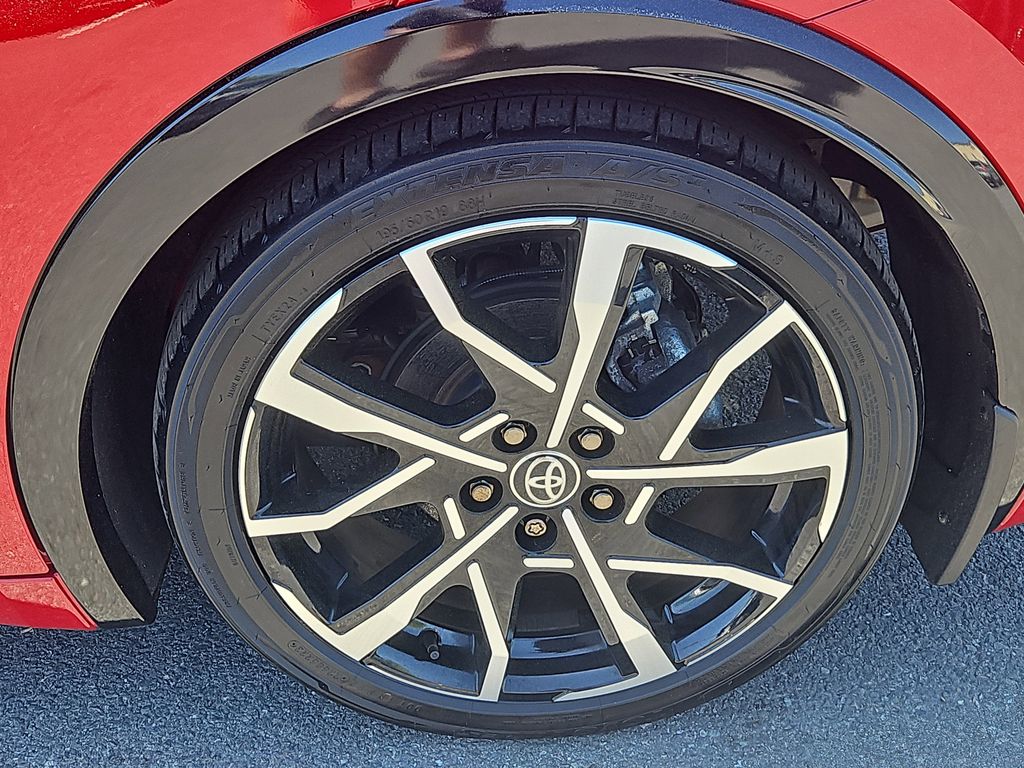 2024 Toyota Prius Prime XSE - Photo 8