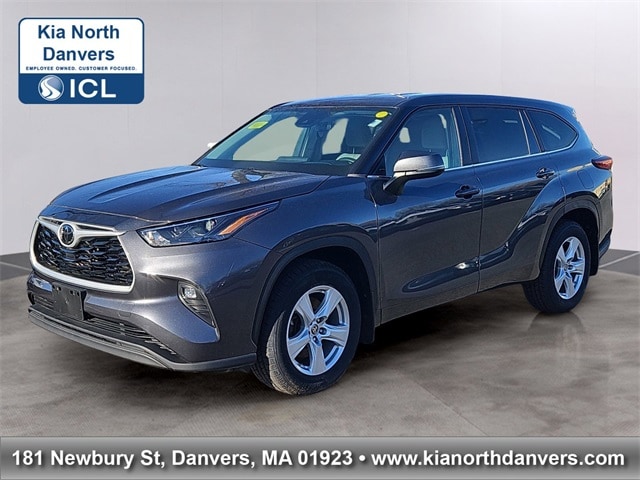 2023 Toyota Highlander LE's photo