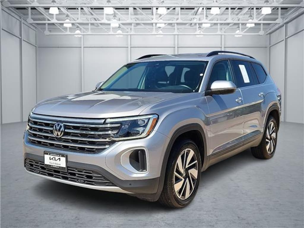 Used 2025 Volkswagen Atlas 2.0T SE w/Technology Front-Wheel Drive