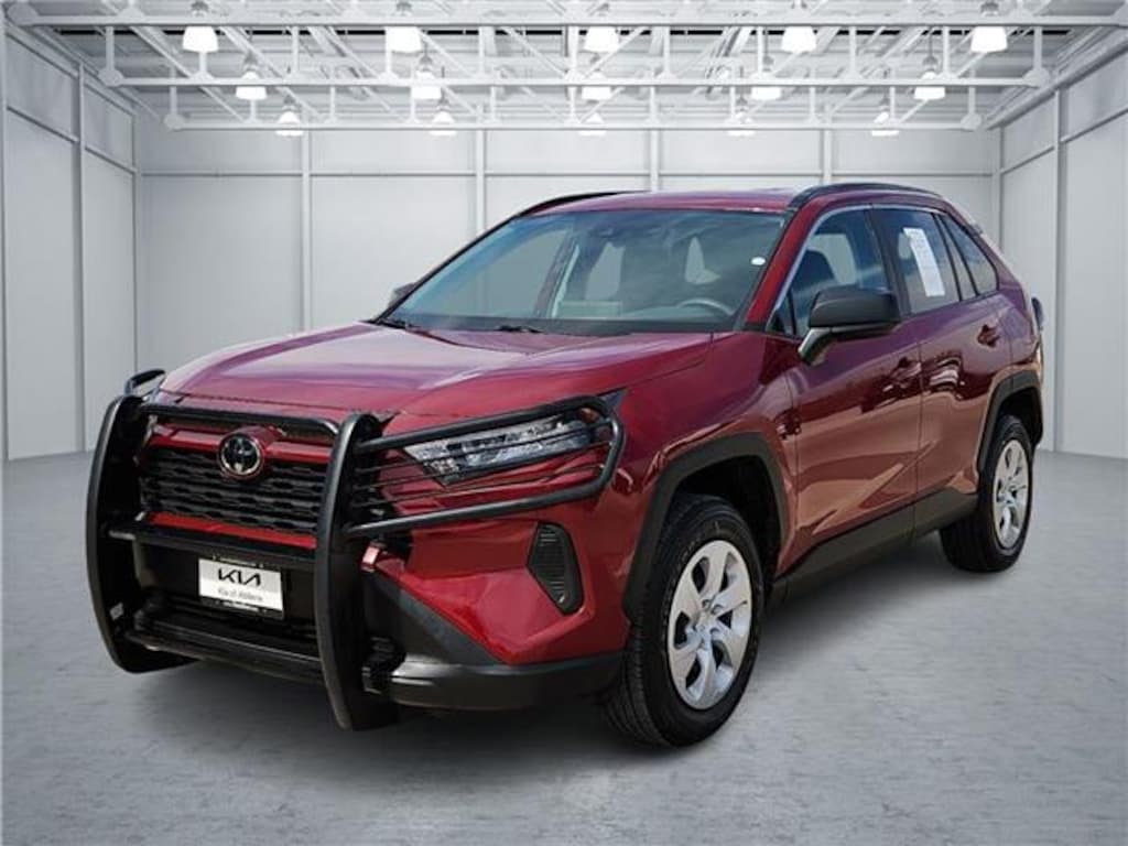 Used 2021 Toyota RAV4 LE Front-wheel Drive