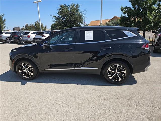 2023 Kia Sportage EX photo 2