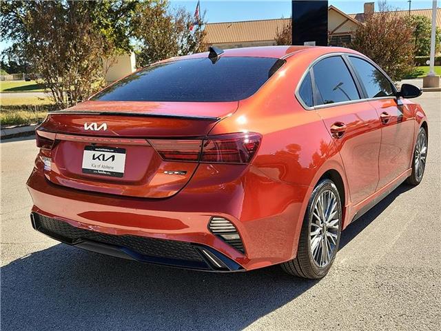 2022 Kia Forte GT-Line photo 3