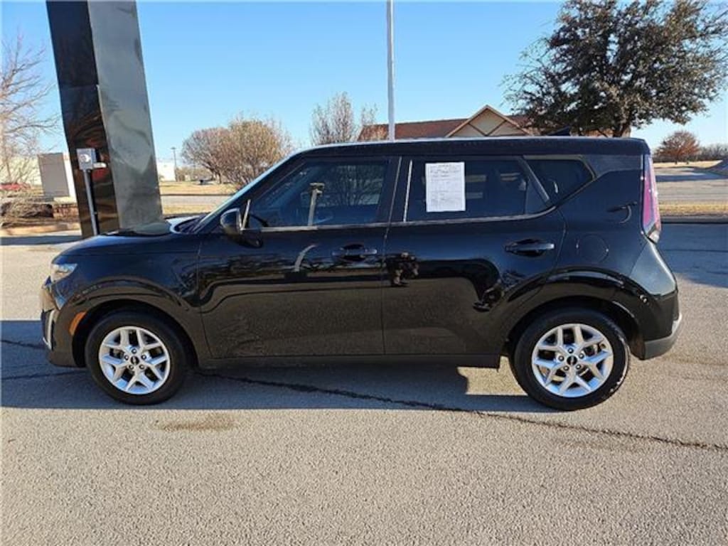 Certified 2023 KIA Soul LX (IVT) Hatchback