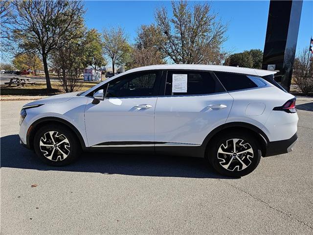 2024 Kia Sportage EX photo 2