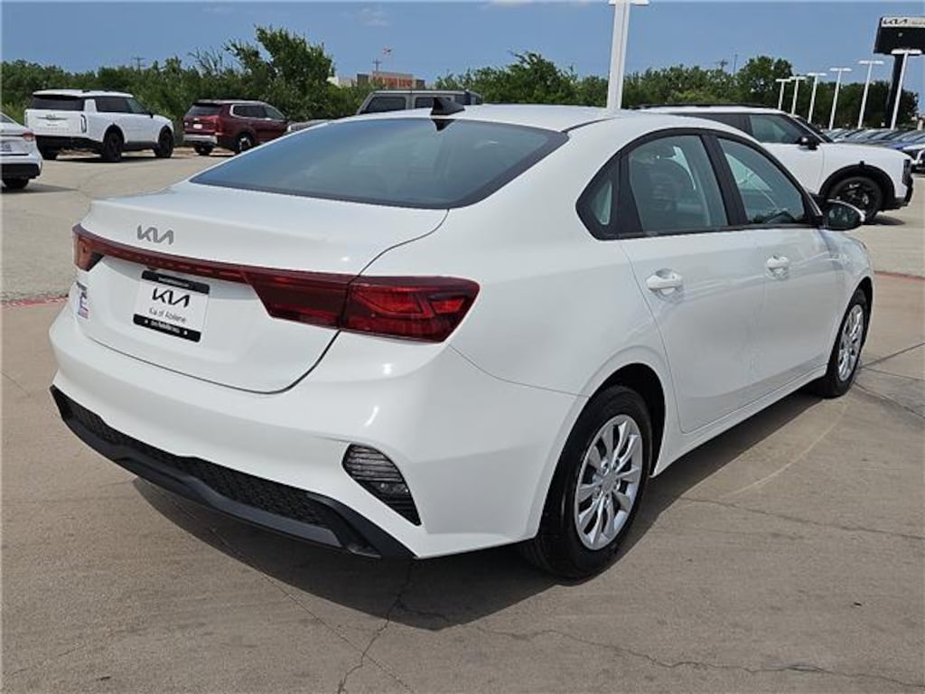 Used 2024 KIA Forte LX (IVT) Sedan