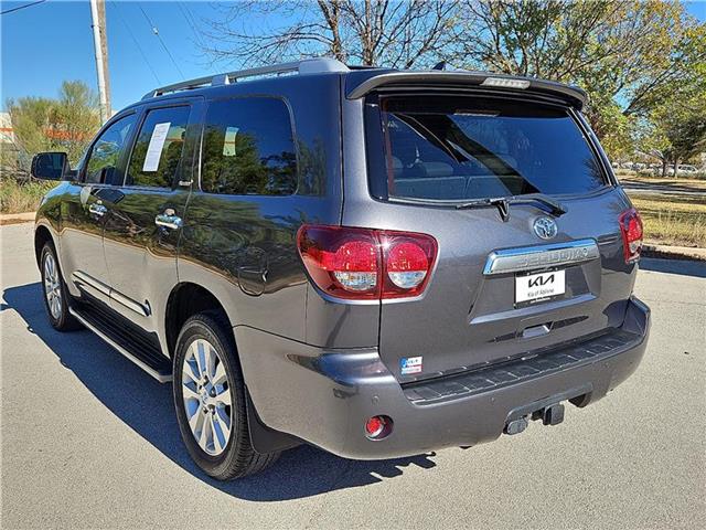 2019 Toyota Sequoia Platinum photo 3