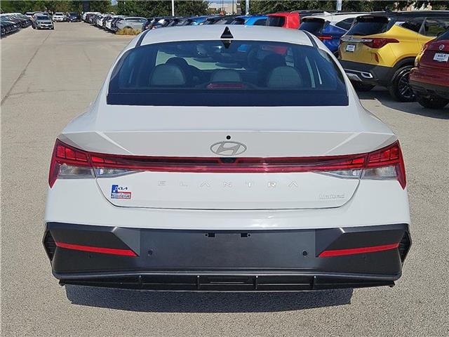 2024 Hyundai Elantra Limited photo 4