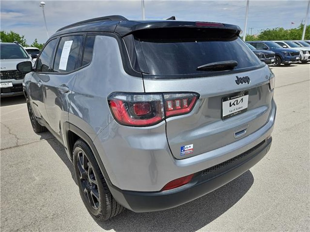 Used 2022 Jeep Compass Latitude Front-Wheel Drive
