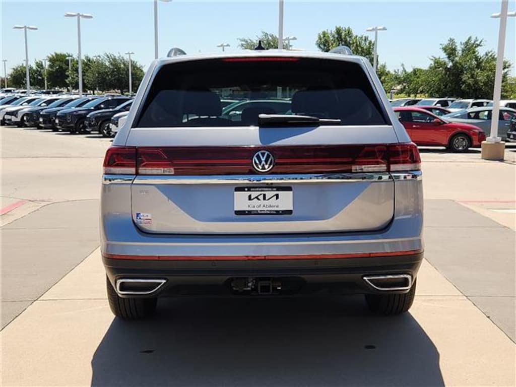 Used 2025 Volkswagen Atlas 2.0T SE w/Technology Front-Wheel Drive