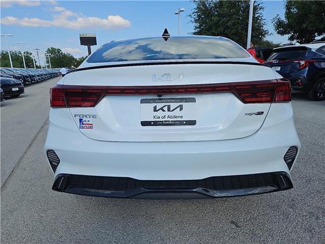 2024 Kia Forte GT-Line photo 3