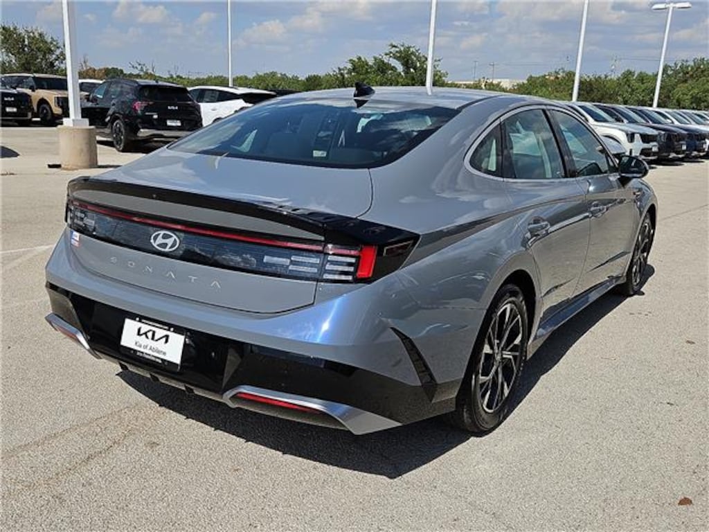 Used 2025 Hyundai Sonata SEL Front-Wheel Drive Sedan