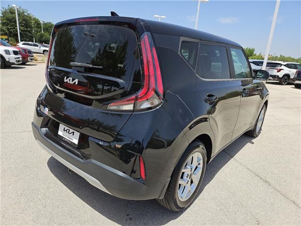 Used 2023 KIA Soul S (IVT) Hatchback