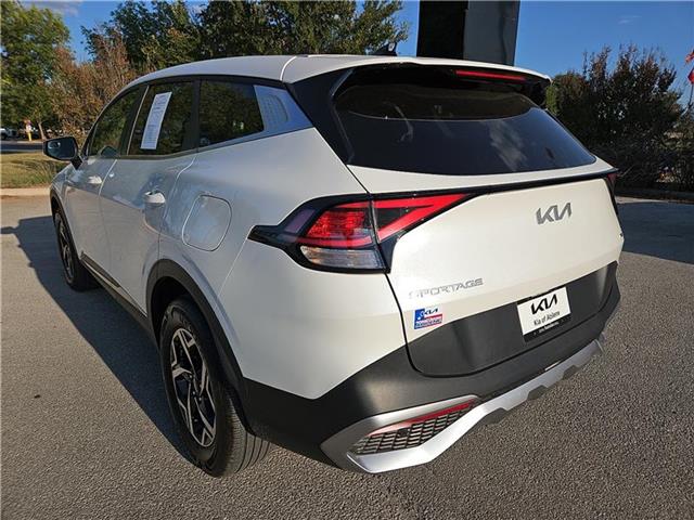 2024 Kia Sportage LX photo 3