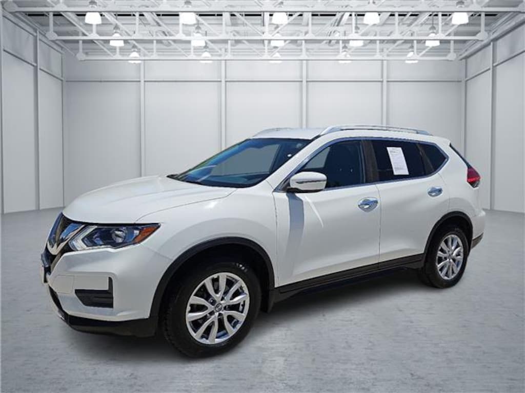 Used 2017 Nissan Rogue SV Front-wheel Drive
