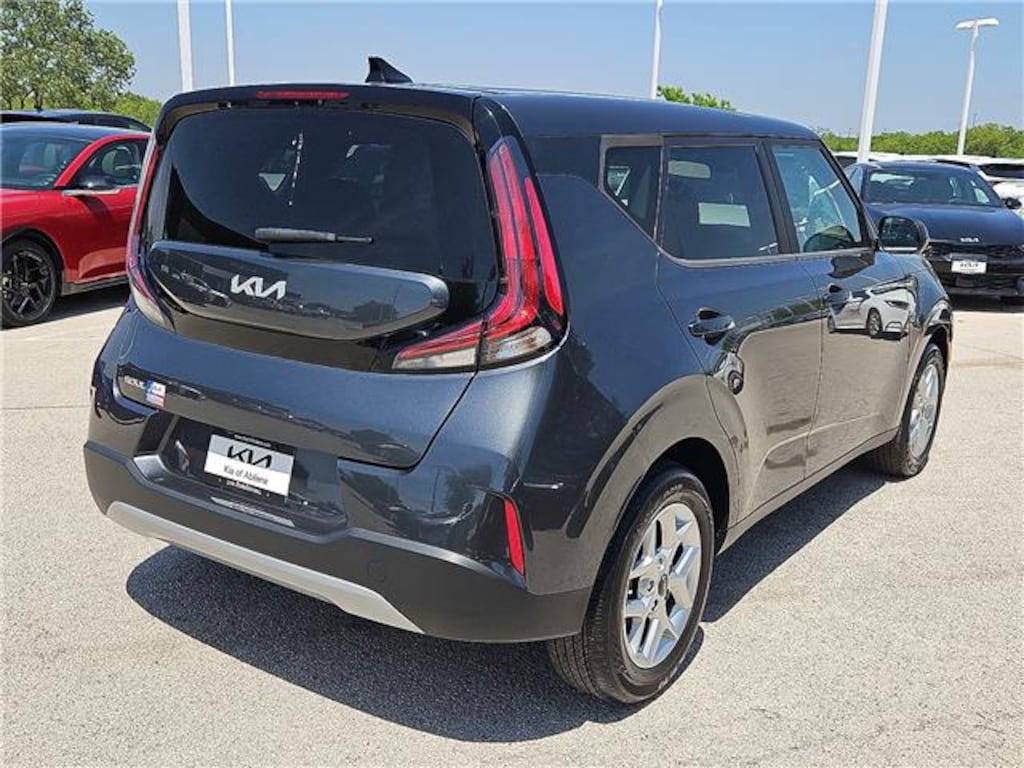 Used 2024 KIA Soul LX (IVT) Hatchback