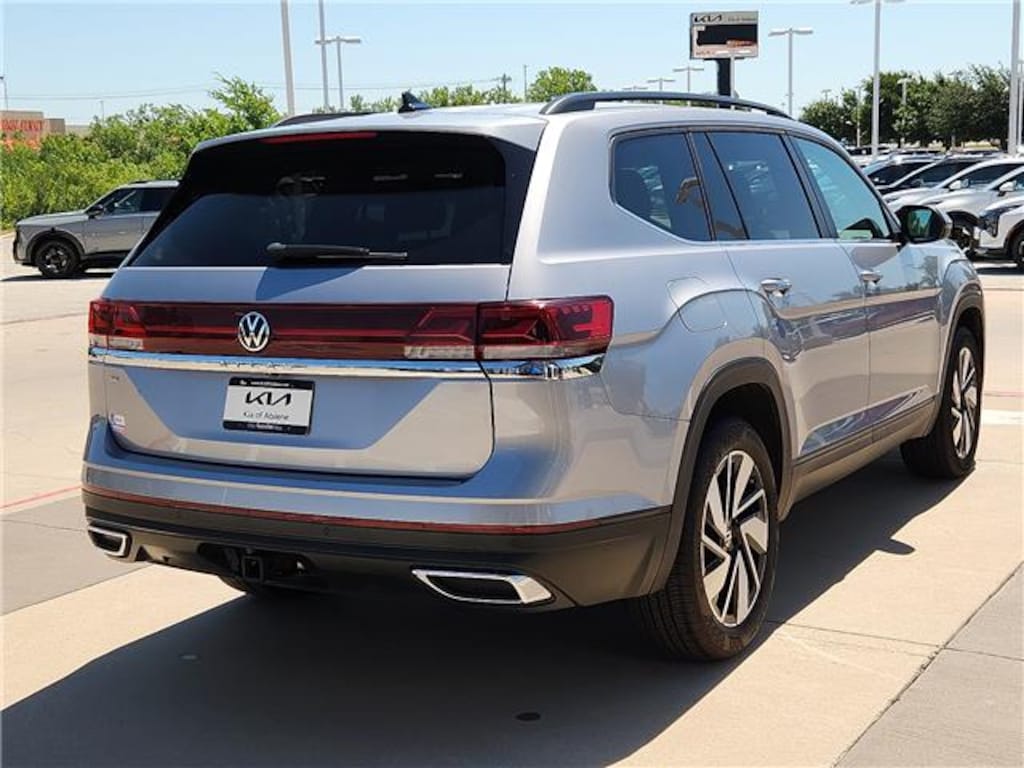 Used 2025 Volkswagen Atlas 2.0T SE w/Technology Front-Wheel Drive