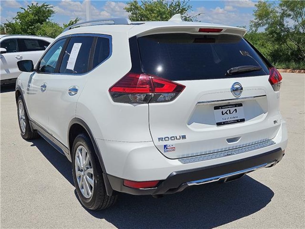 Used 2017 Nissan Rogue SV Front-wheel Drive
