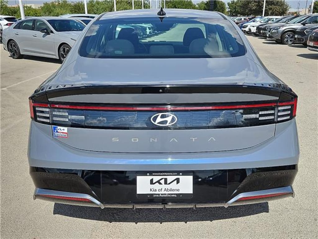 Used 2025 Hyundai Sonata SEL Front-Wheel Drive Sedan