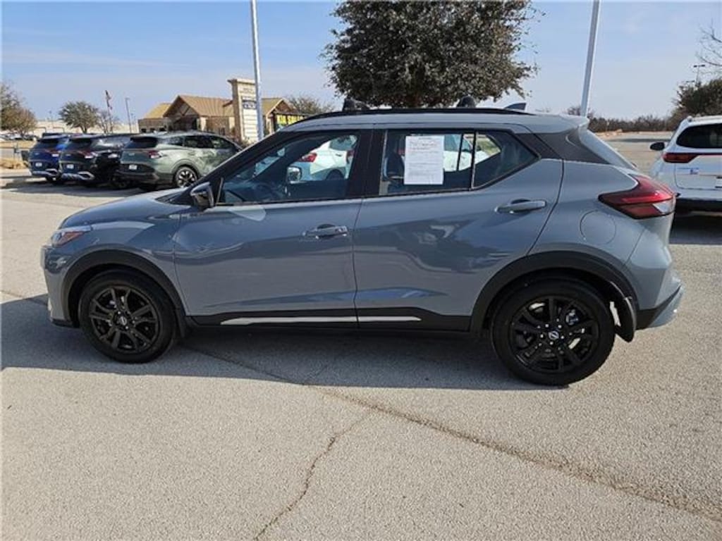 Used 2023 Nissan Kicks SR