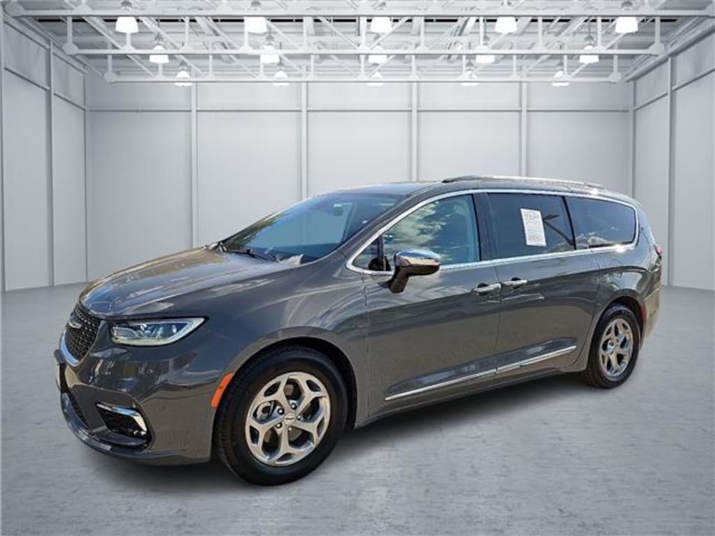 Used 2023 Chrysler Pacifica Limited Front-Wheel Drive Passenger Van
