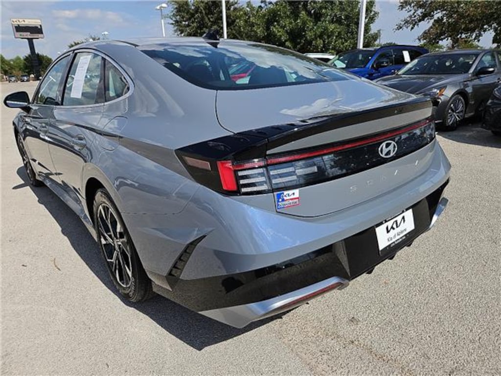 Used 2025 Hyundai Sonata SEL Front-Wheel Drive Sedan