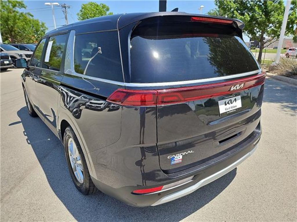Used 2023 KIA Carnival LX Seat Package Passenger Van