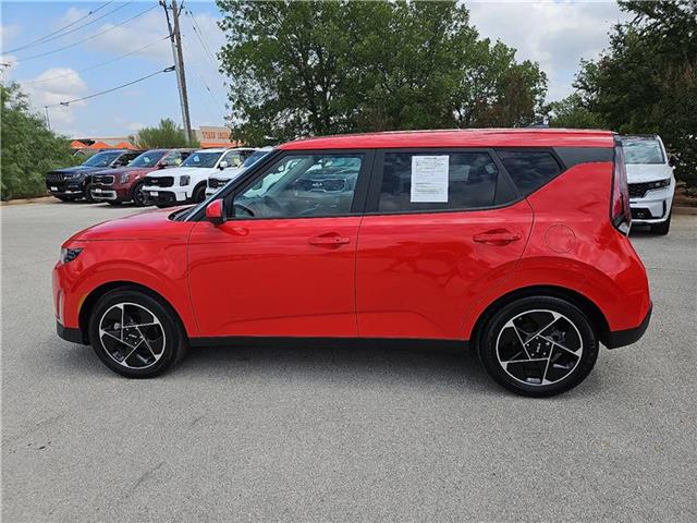 2024 Kia Soul EX photo 2