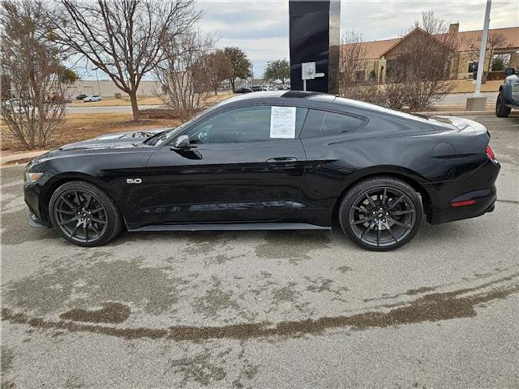 Used 2017 Ford Mustang GT Fastback