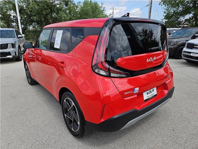 2024 Kia Soul EX photo 3