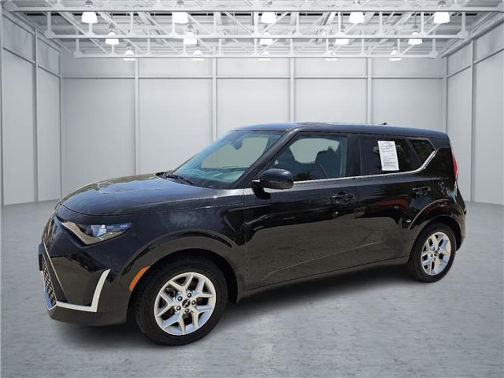 Used 2023 KIA Soul S (IVT) Hatchback