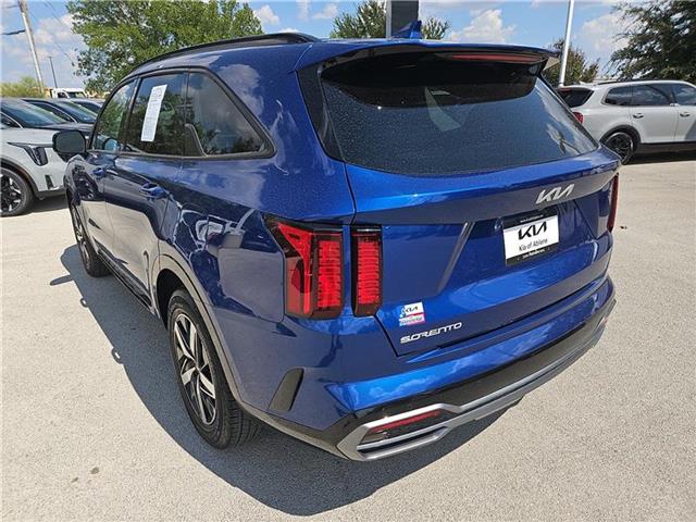 2023 Kia Sorento EX photo 2