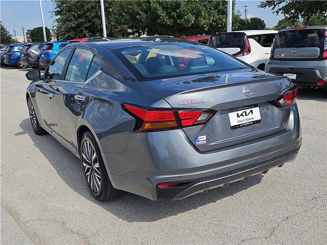 2025 Nissan Altima SV photo 3