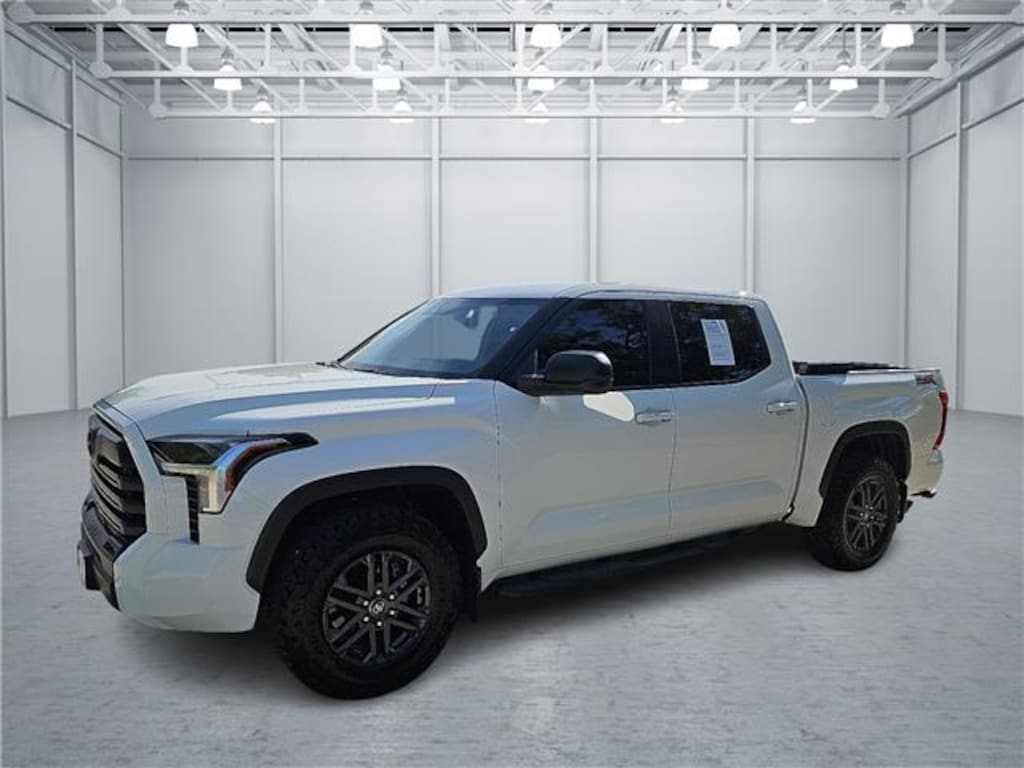 Used 2025 Toyota Tundra SR5 (A10) 4x2 CrewMax 5.5 ft. box 145.7 in. WB
