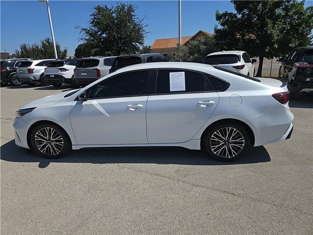 2024 Kia Forte GT-Line photo 2