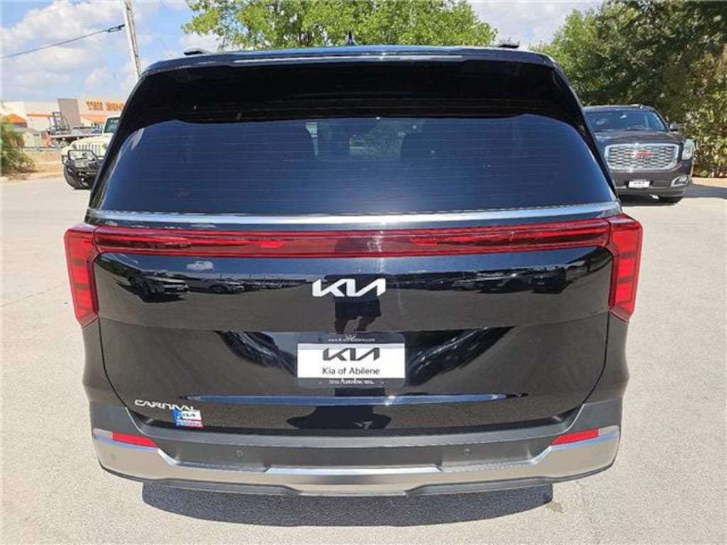 Used 2025 KIA Carnival SX Passenger Van
