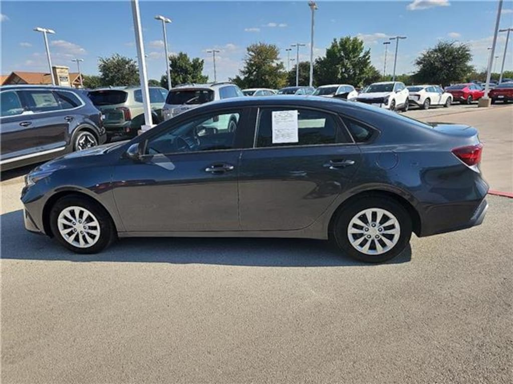 Used 2024 KIA Forte LX (IVT) Sedan