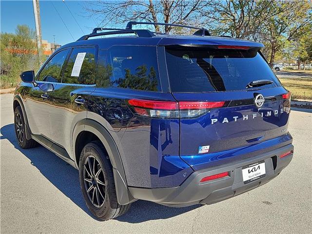 2024 Nissan Pathfinder SV photo 3