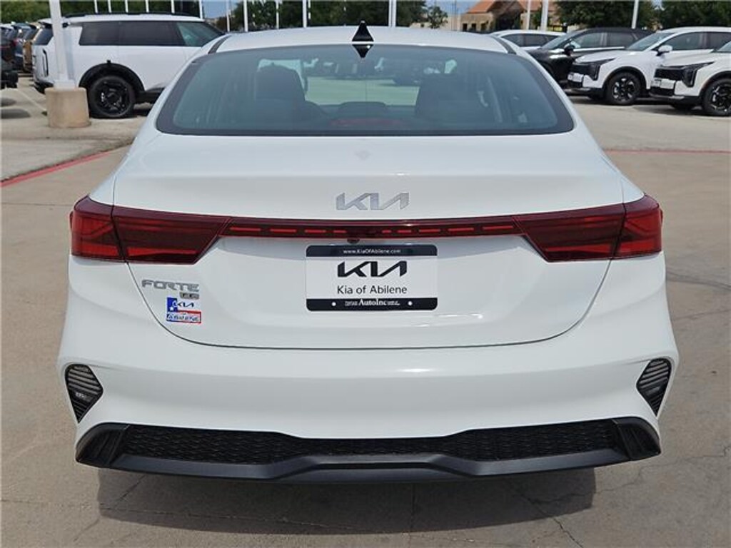 Used 2024 KIA Forte LX (IVT) Sedan