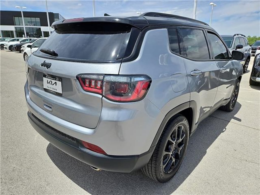 Used 2022 Jeep Compass Latitude Front-Wheel Drive