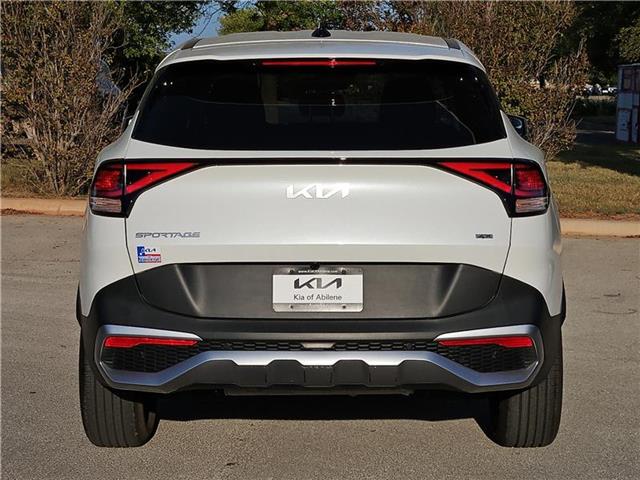 2024 Kia Sportage LX photo 4