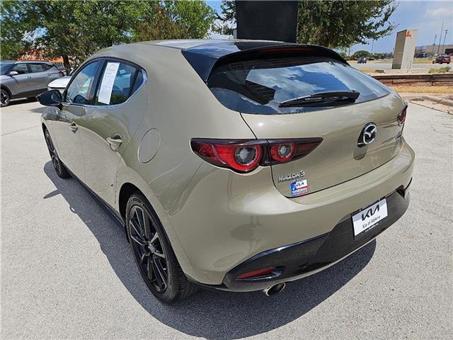 2024 Mazda Mazda3 Hatchback 2.5 Carbon Turbo photo 3
