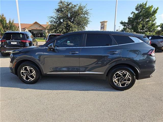 2023 Kia Sportage LX photo 2