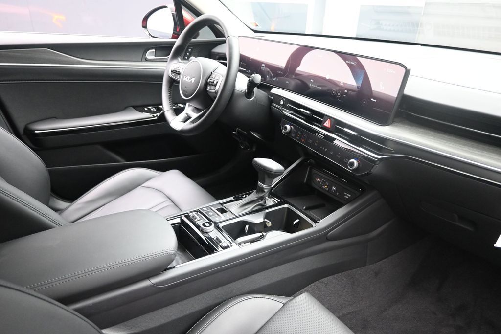 2025 Kia K5 EX - Photo 34