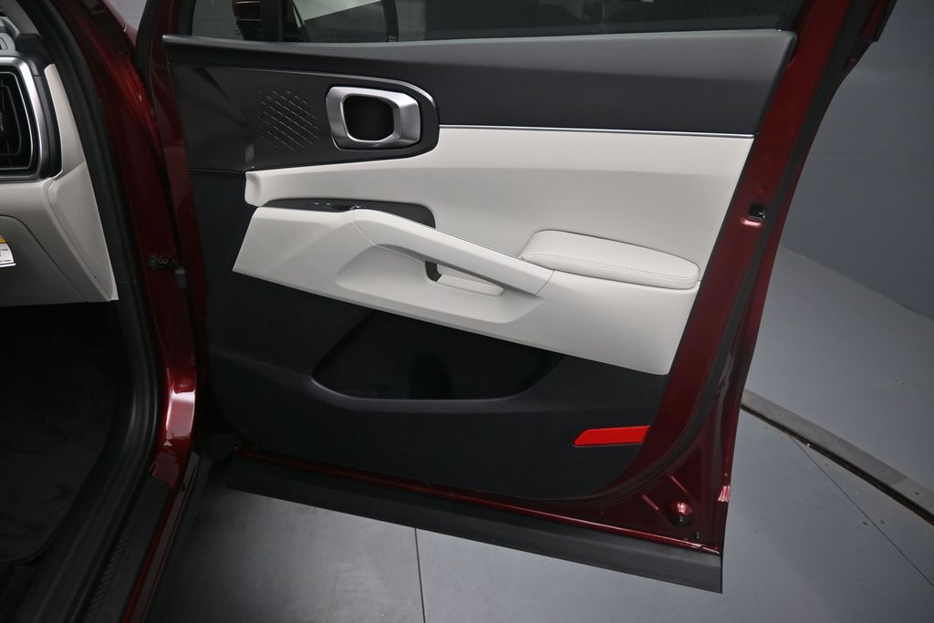 2025 Kia Sorento S - Photo 30