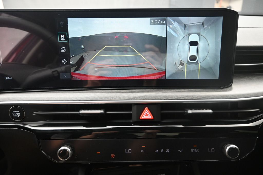 2025 Kia K5 EX - Photo 13