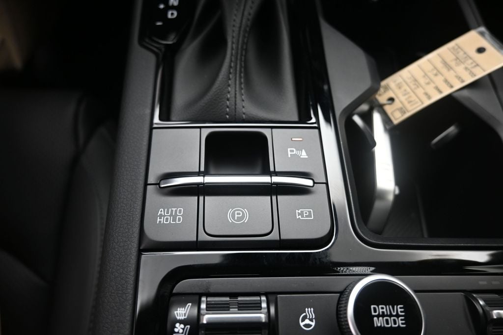 2025 Kia K5 EX - Photo 18