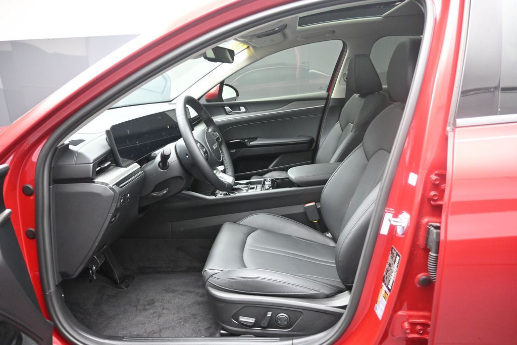 2025 Kia K5 EX - Photo 22